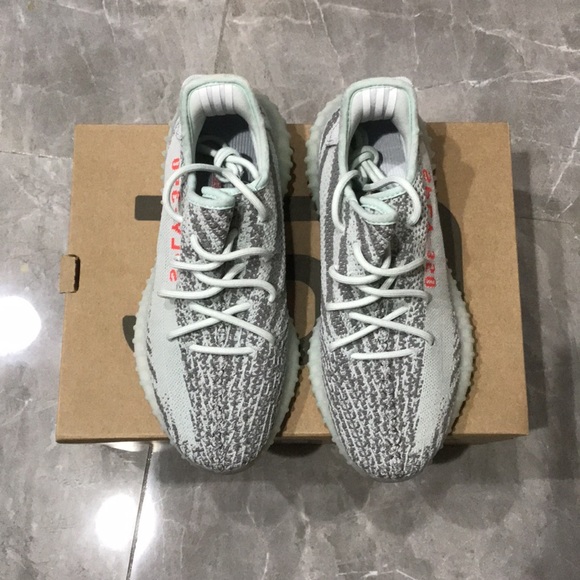 Yeezy Boost 350 V2